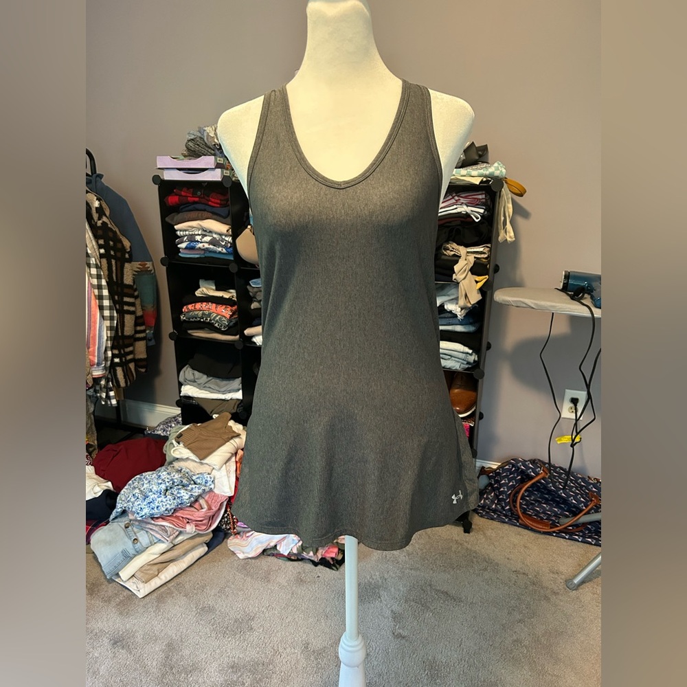 Under Armour Gray Fitted Sleeveless Tank Top